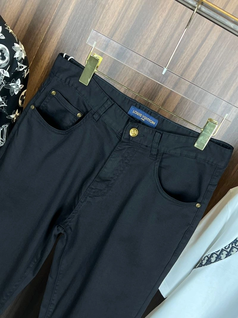 Sporty Louis Vuitton Jeans 136991