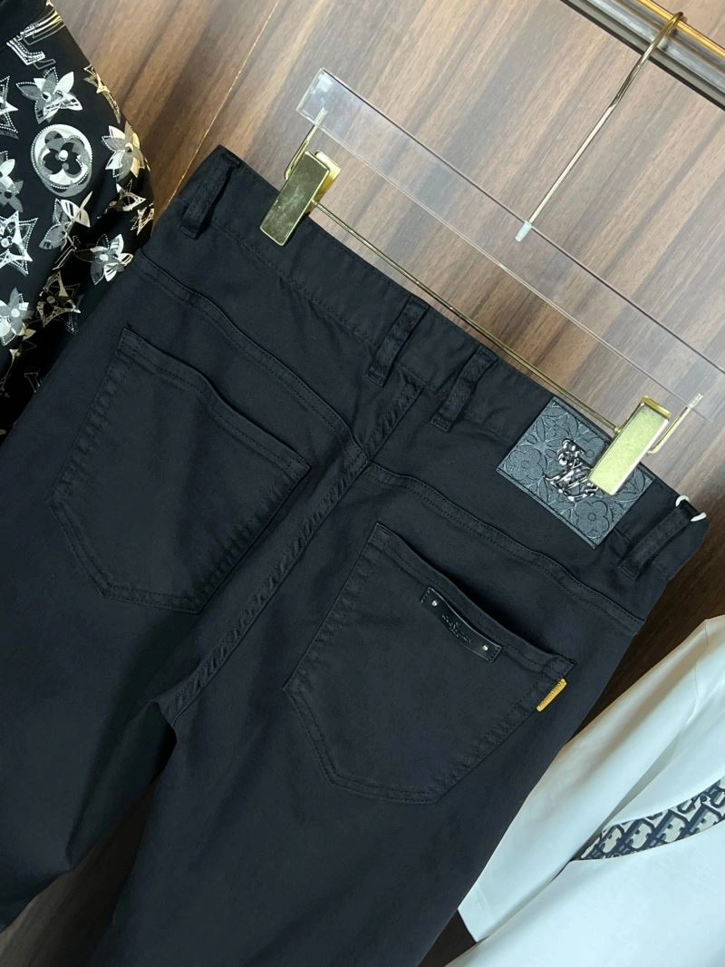 Sporty Louis Vuitton Jeans 136991