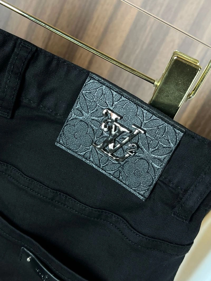 Sporty Louis Vuitton Jeans 136991