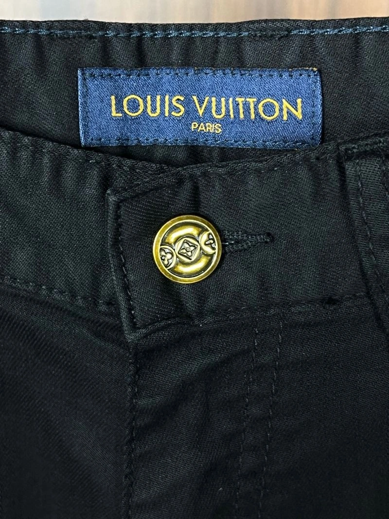 Sporty Louis Vuitton Jeans 136991