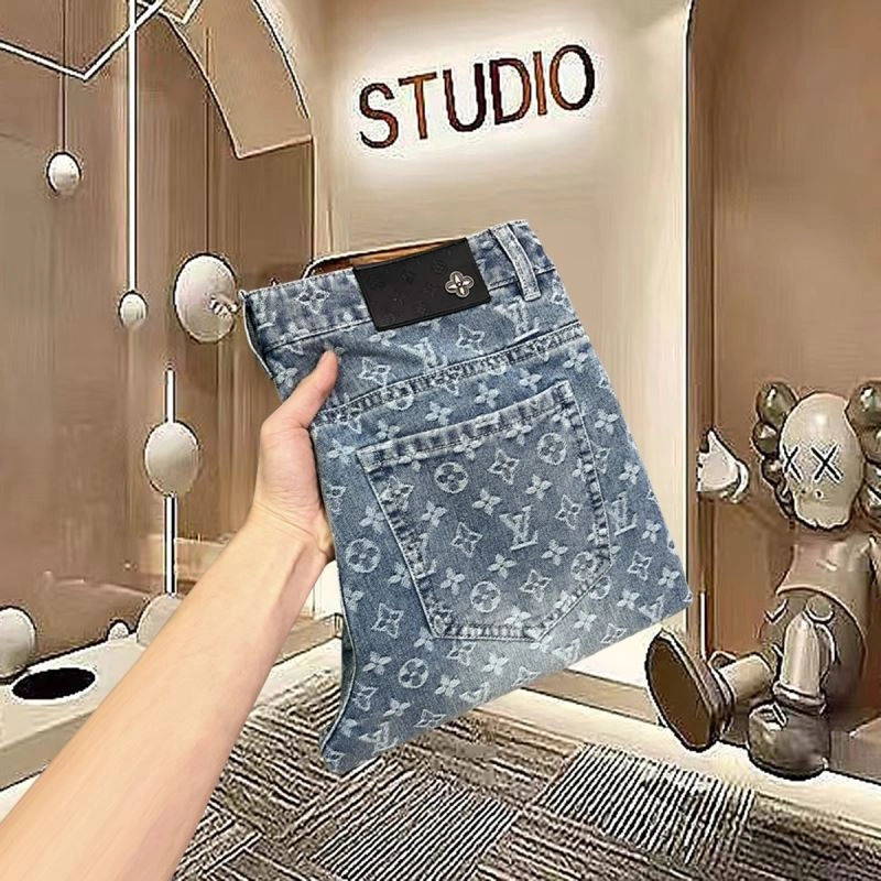 ModernLook Louis Vuitton Jeans 130334