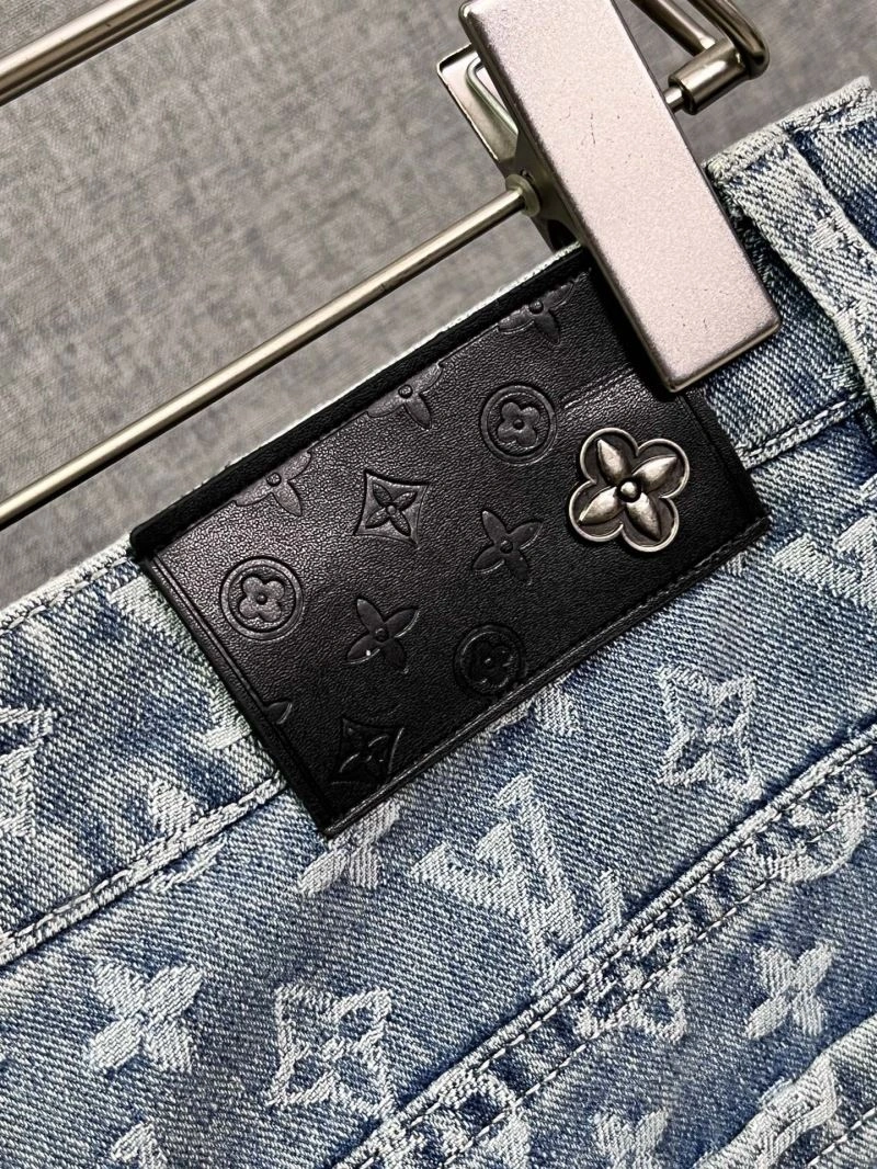 ModernLook Louis Vuitton Jeans 130334