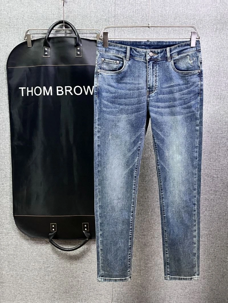 Sleek Louis Vuitton Jeans 136980