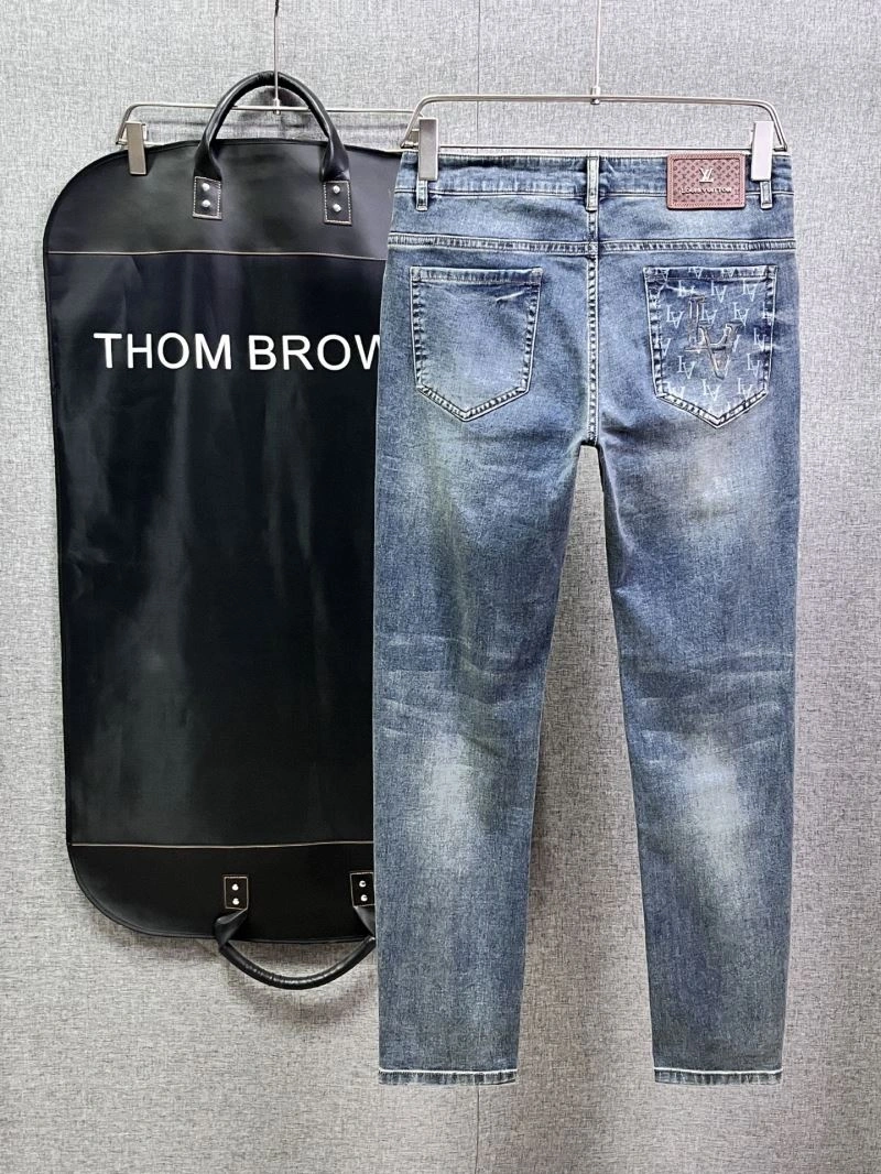 Sleek Louis Vuitton Jeans 136980