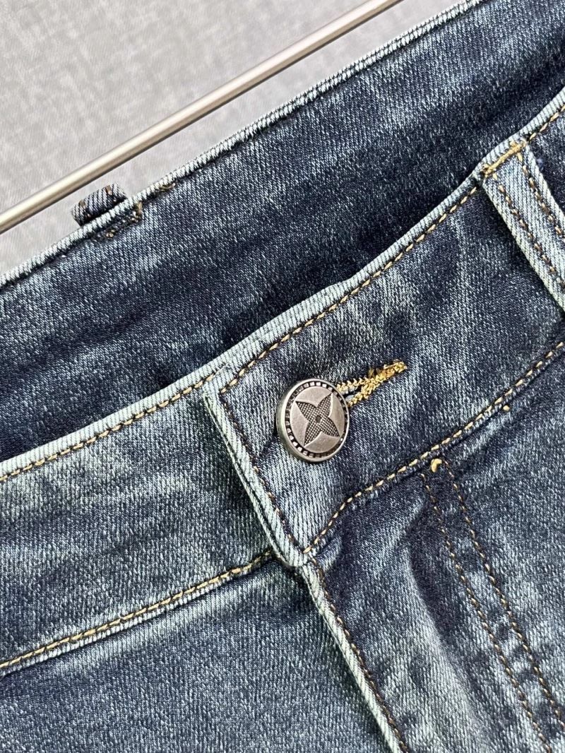 Sleek Louis Vuitton Jeans 136980