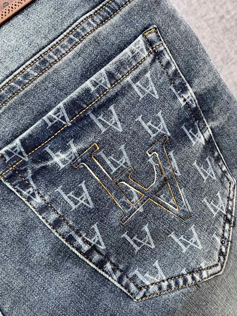 Sleek Louis Vuitton Jeans 136980