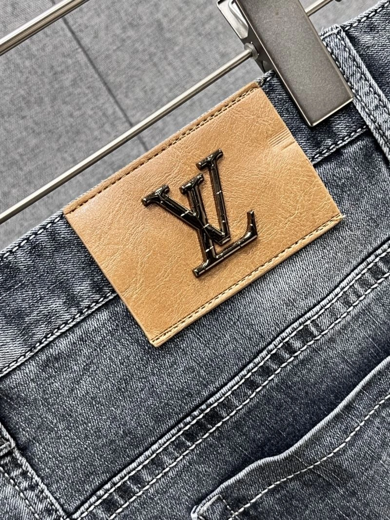 ComfortFit Louis Vuitton Jeans 136979