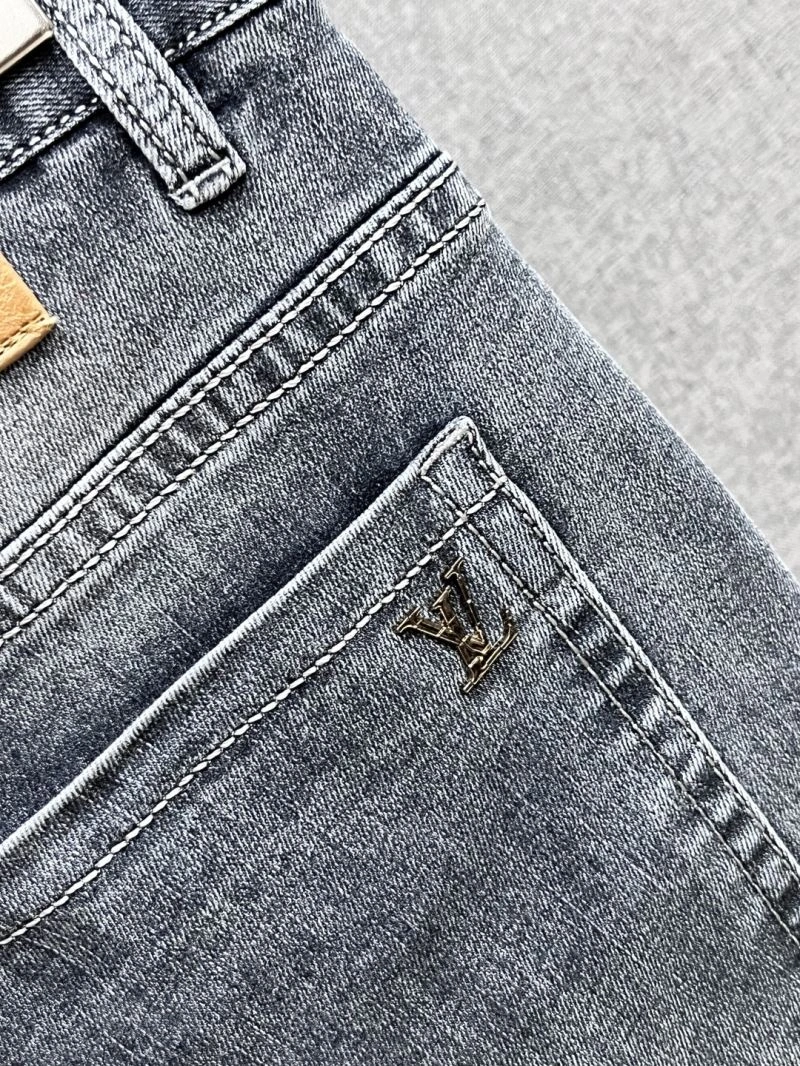 ComfortFit Louis Vuitton Jeans 136979