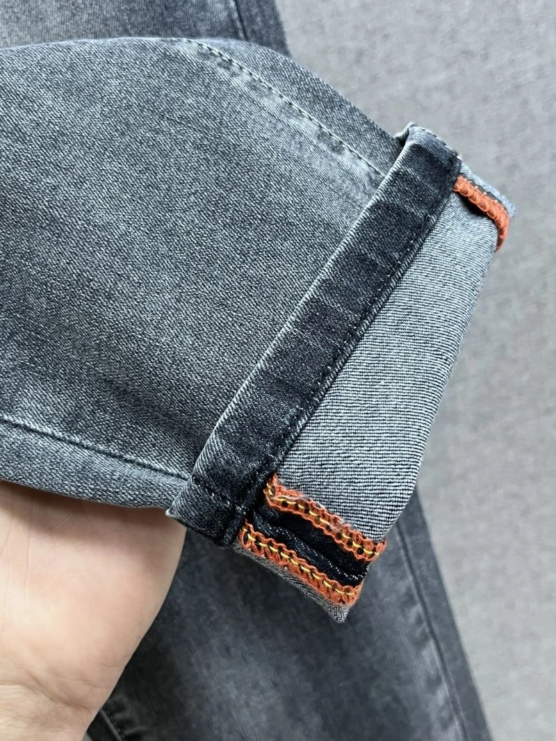 ComfortFit Louis Vuitton Jeans 136979