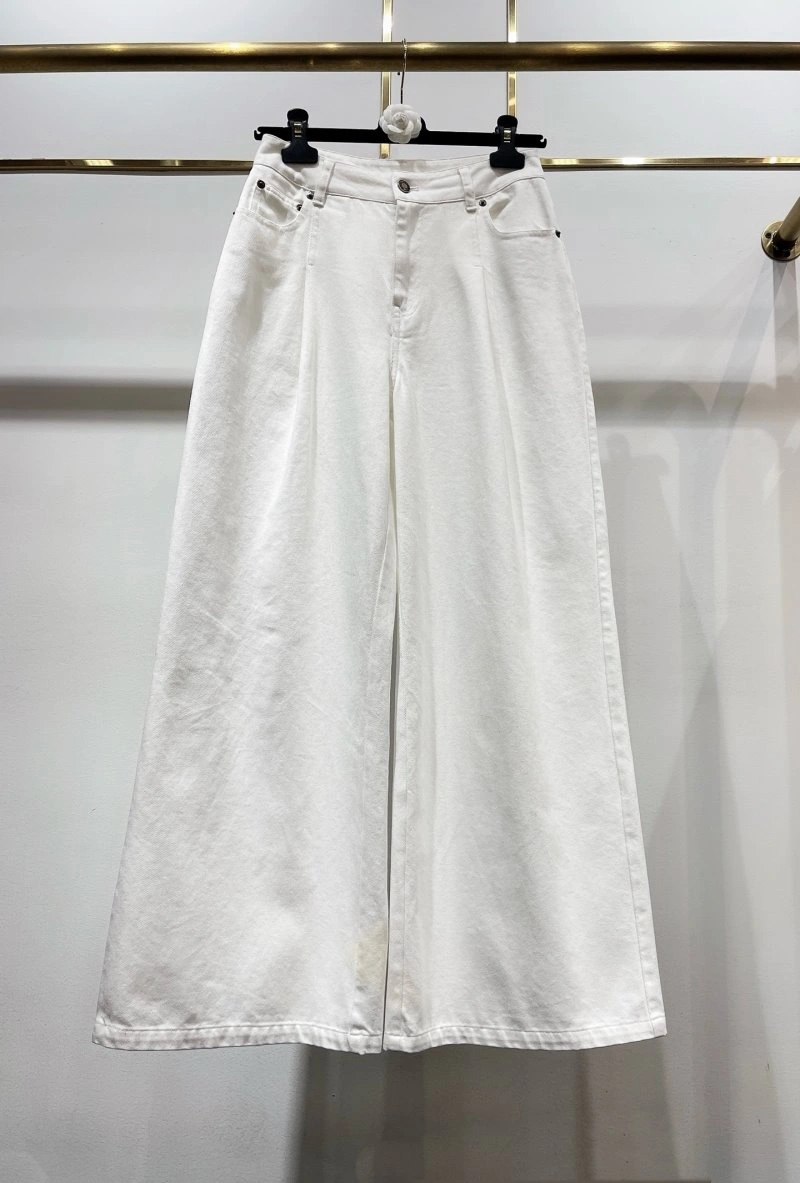Sustainable Louis Vuitton Jeans 131102