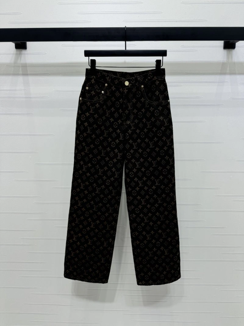 UrbanChic Louis Vuitton Jeans 131093
