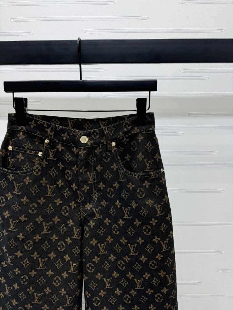 UrbanChic Louis Vuitton Jeans 131093