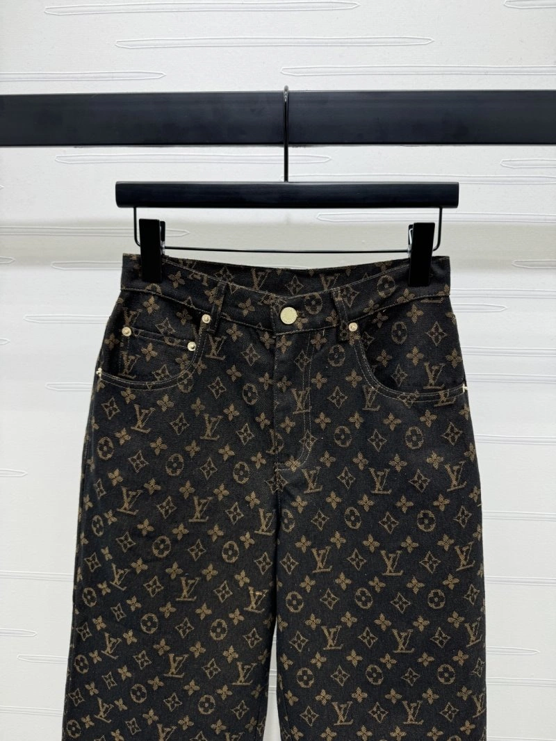 UrbanChic Louis Vuitton Jeans 131093