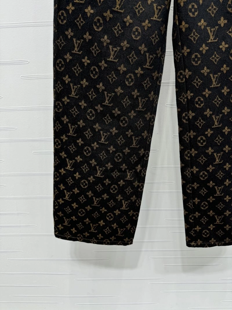 UrbanChic Louis Vuitton Jeans 131093