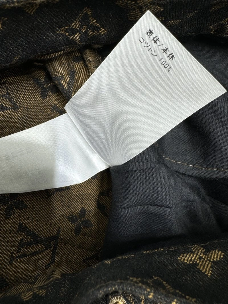 UrbanChic Louis Vuitton Jeans 131093