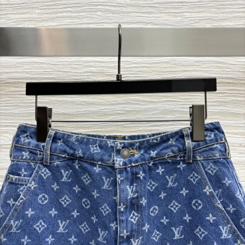 Snug Louis Vuitton Jeans 131813