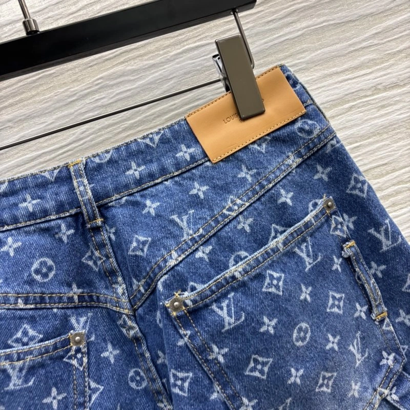 Snug Louis Vuitton Jeans 131813