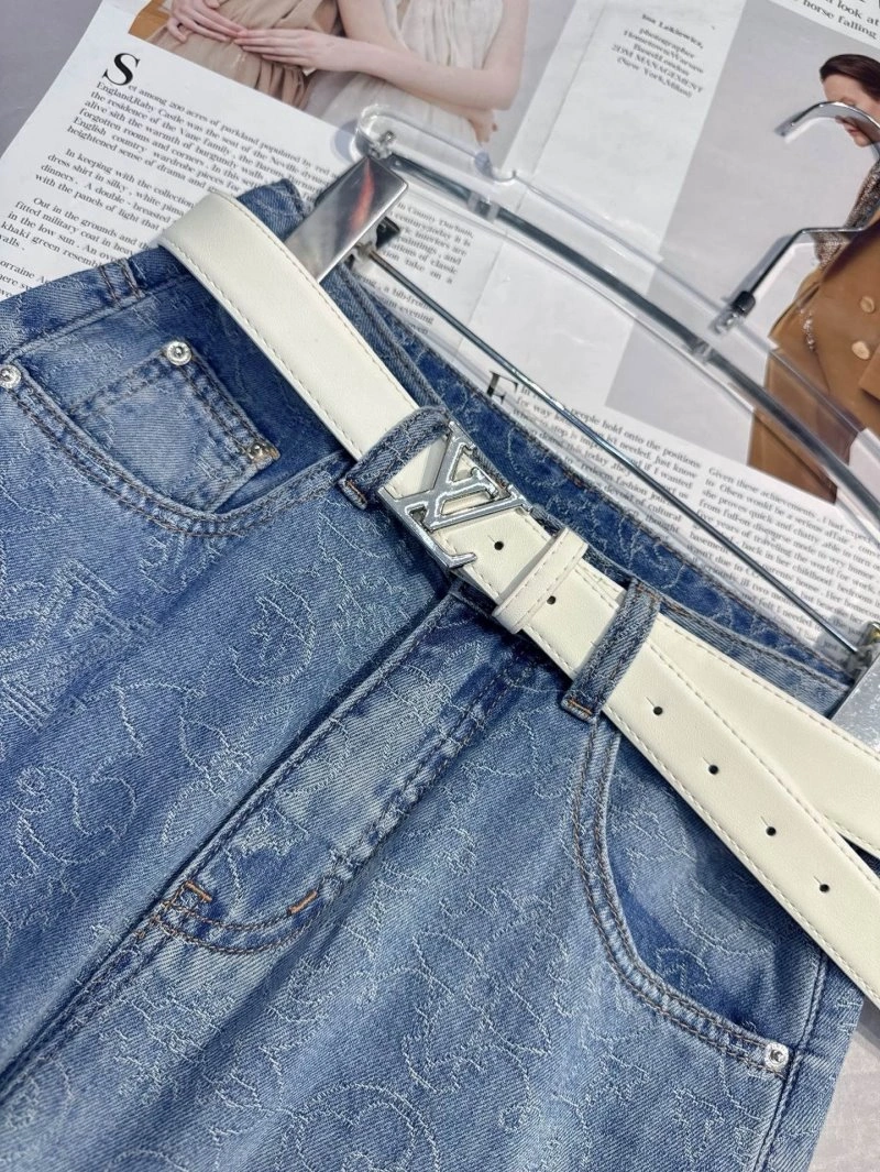 Sophisticated Louis Vuitton Jeans 131841