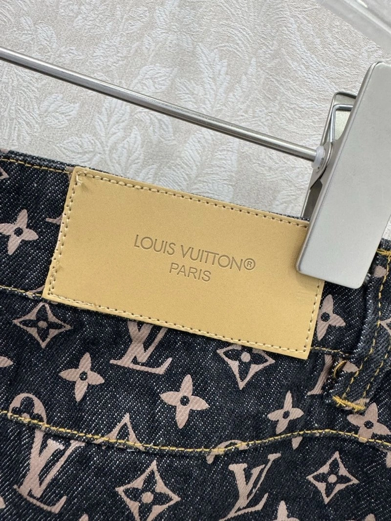 Minimalist Louis Vuitton Jeans 131803