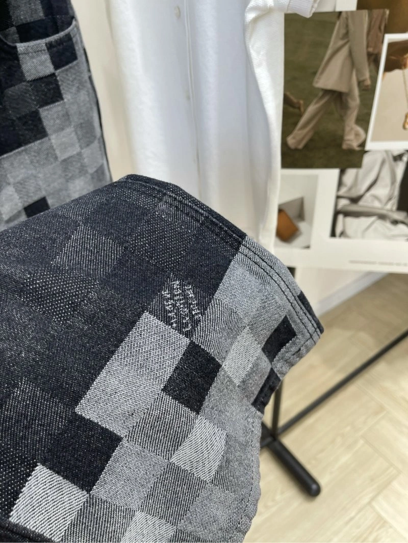 Trendy Louis Vuitton Jeans 130804