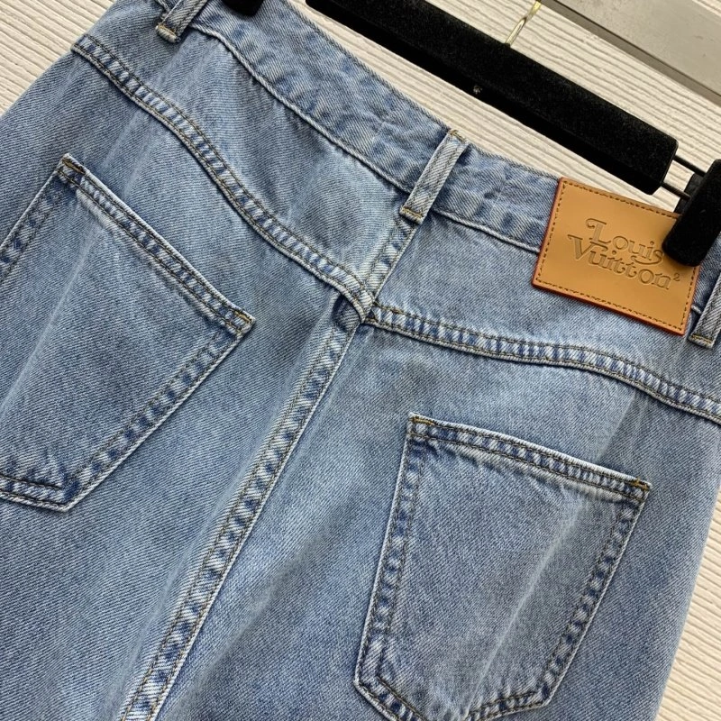 Sleek Louis Vuitton Jeans 130801