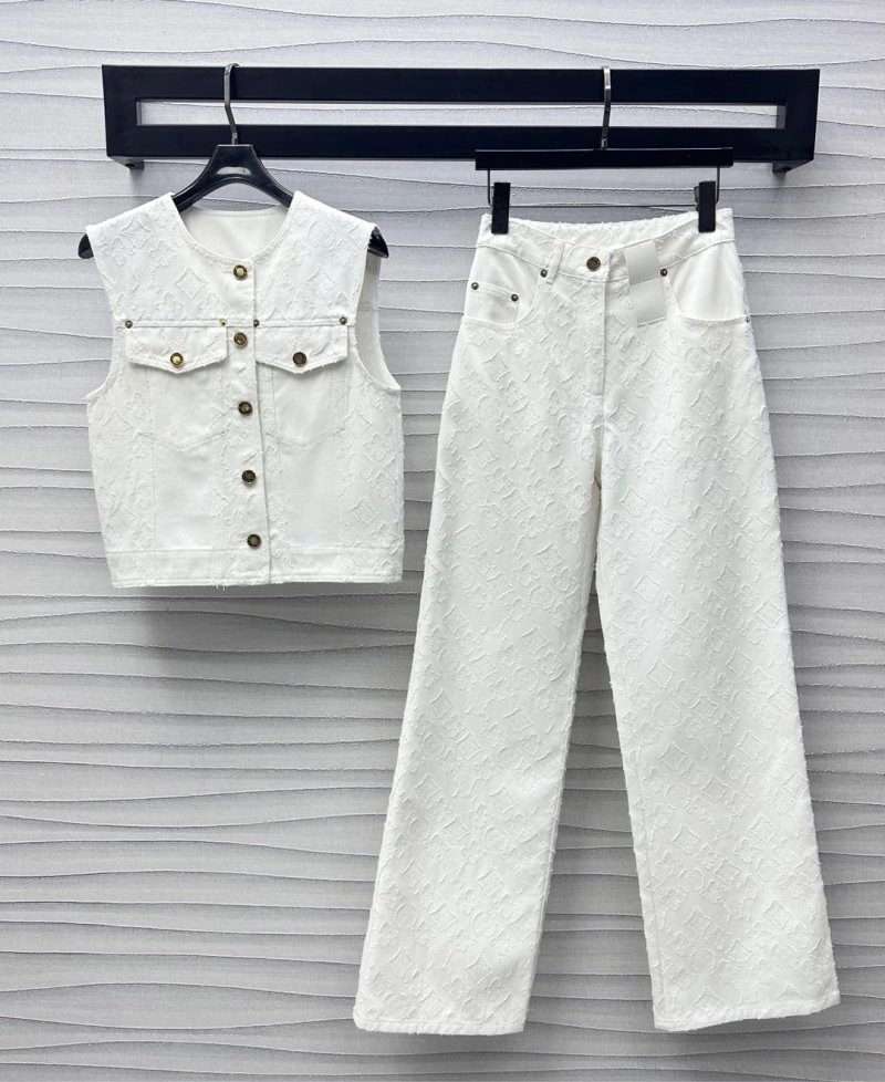 Cozy Louis Vuitton Jeans 130796