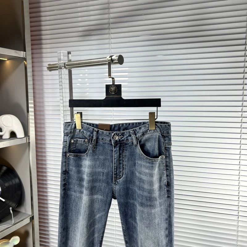 Functional Louis Vuitton Jeans 136049