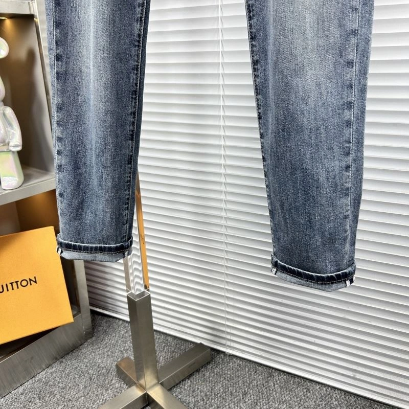 Functional Louis Vuitton Jeans 136049
