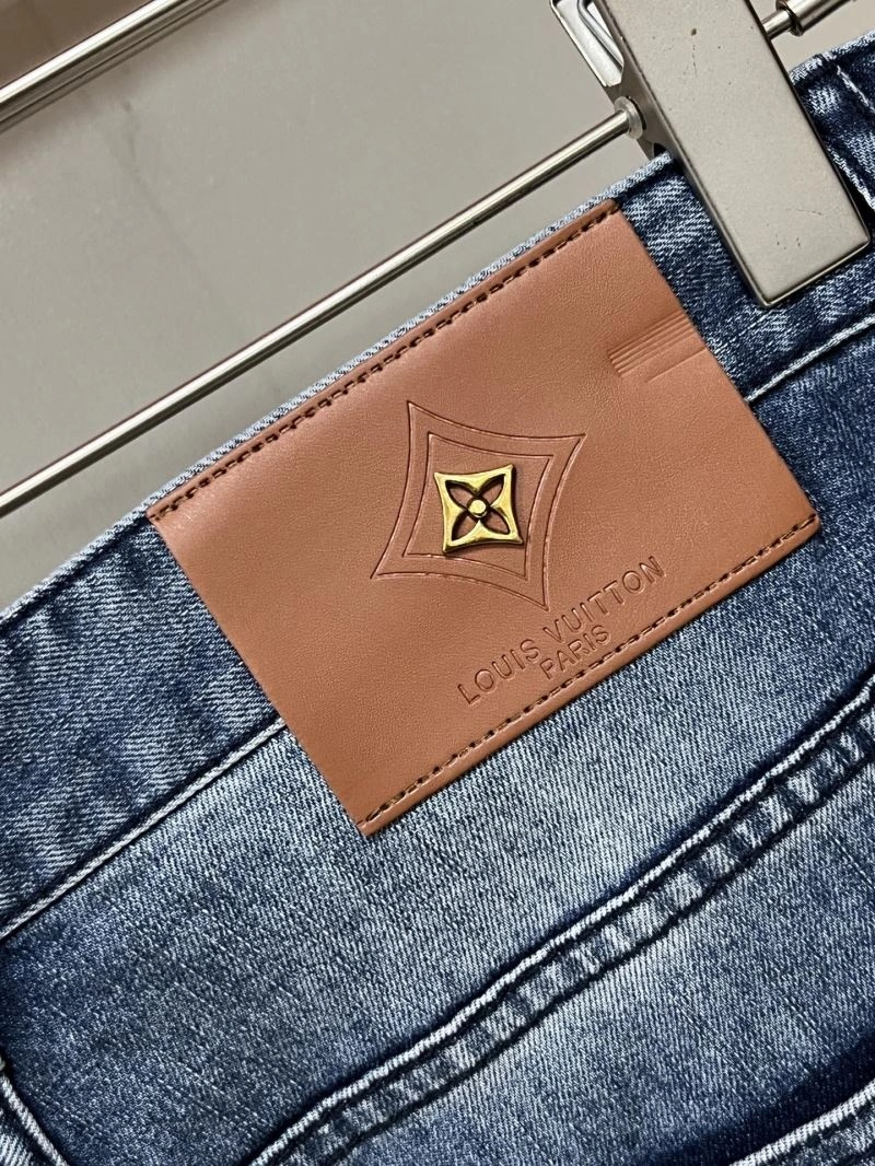 Stylish Louis Vuitton Jeans 136043