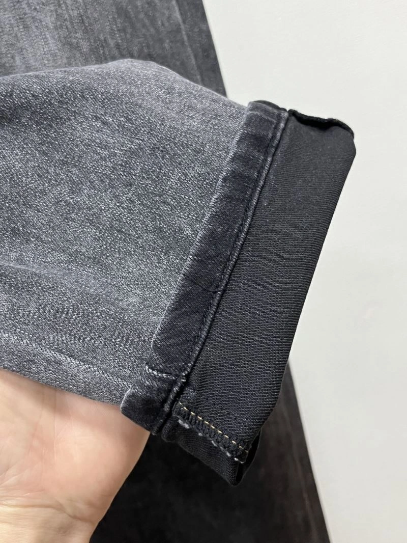 Sustainable Louis Vuitton Jeans 136042