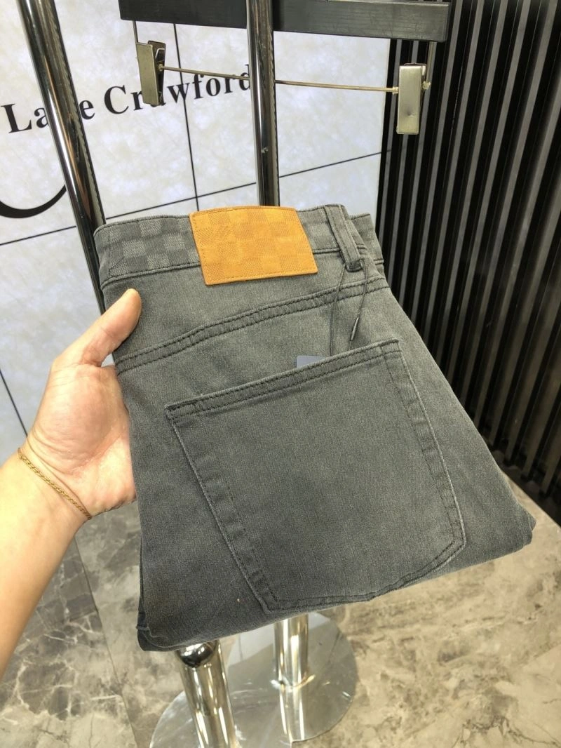 Louis Vuitton Jeans Versatile 136027