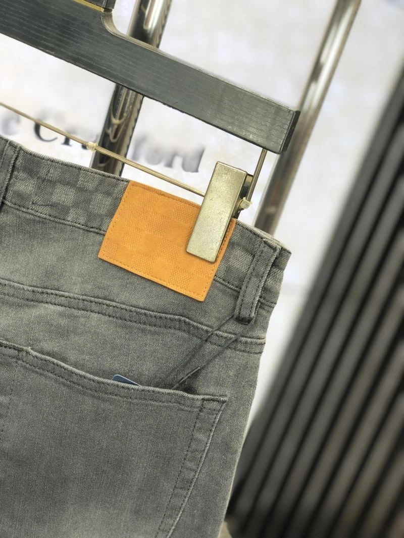 Louis Vuitton Jeans Versatile 136027