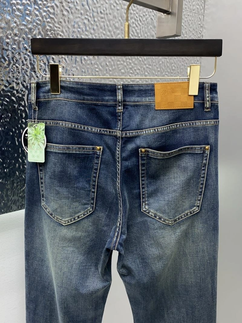 Louis Vuitton Jeans ModernLook 136036