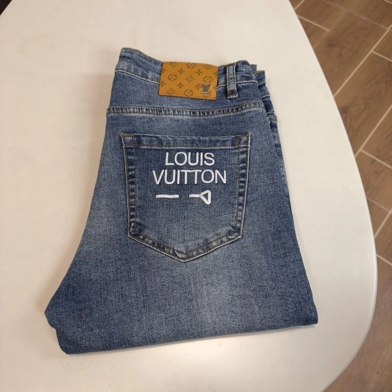 Breathable Louis Vuitton Jeans 136032