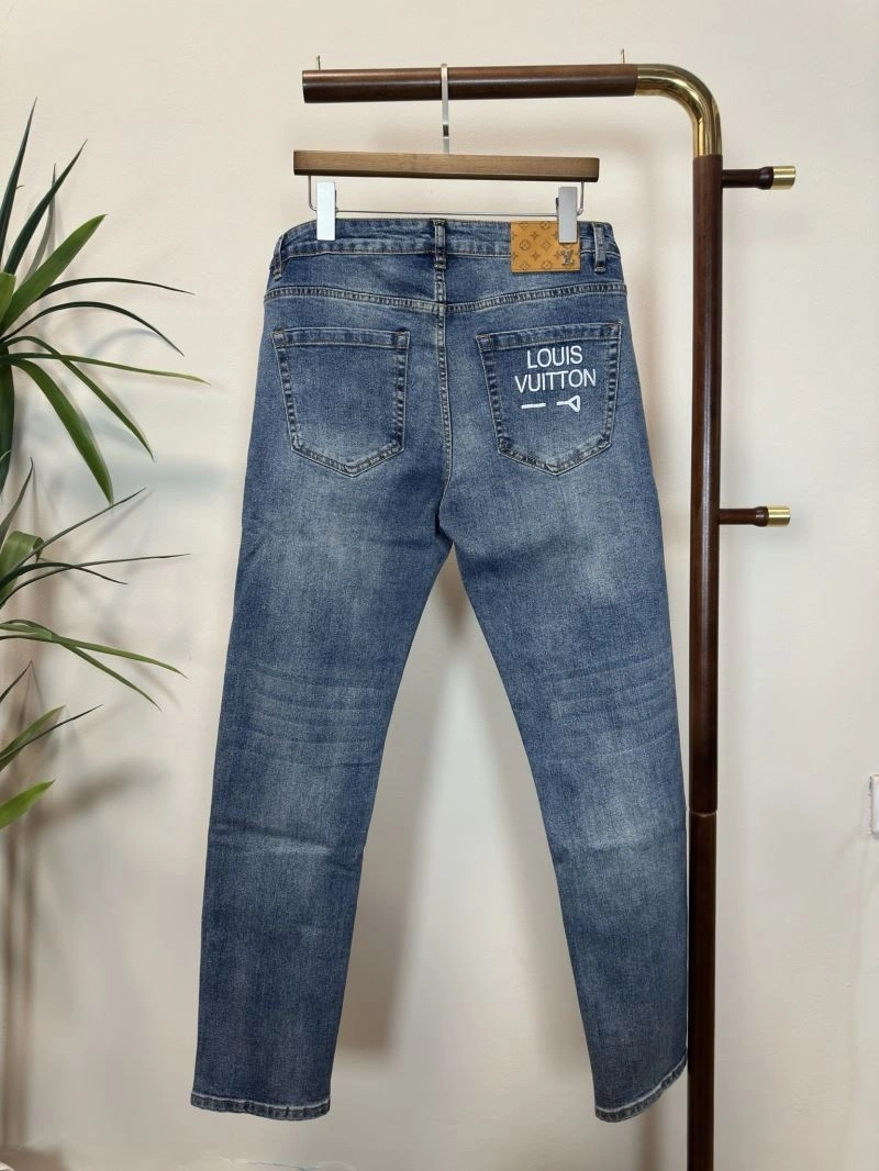 Breathable Louis Vuitton Jeans 136032