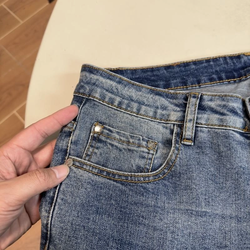 Breathable Louis Vuitton Jeans 136032
