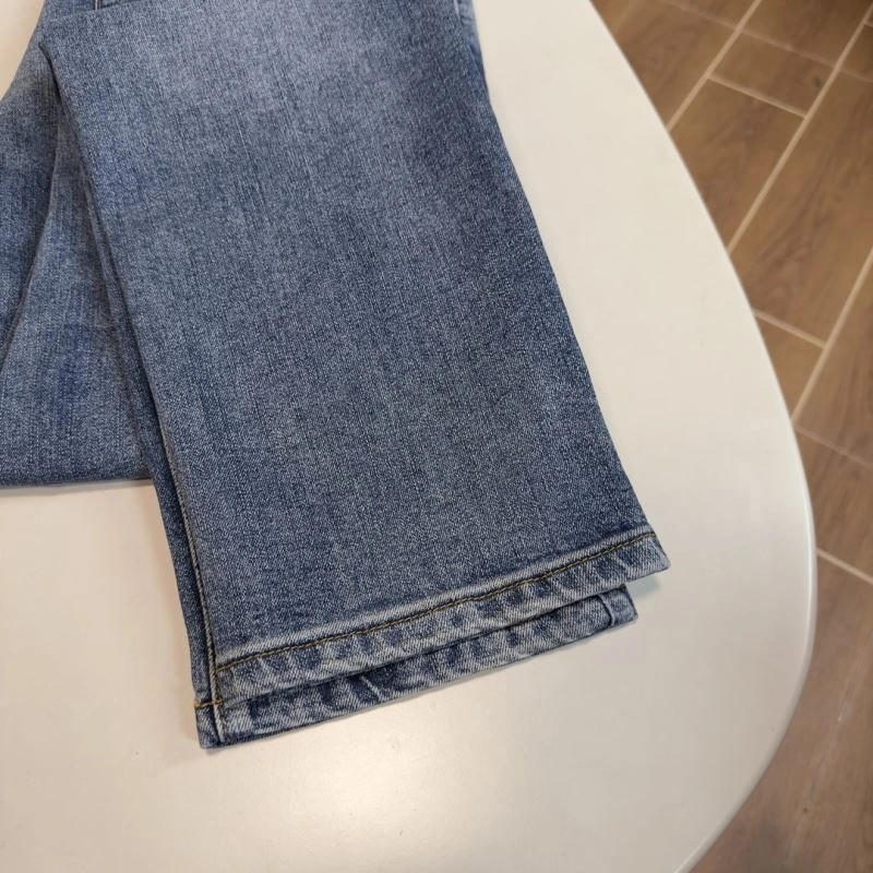 Breathable Louis Vuitton Jeans 136032