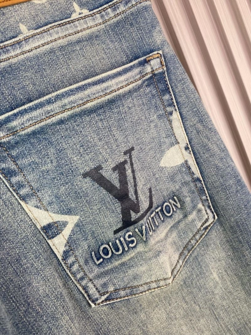 Unisex Louis Vuitton Jeans 136020