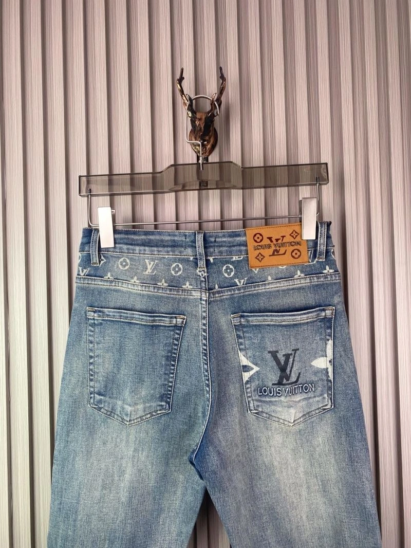 Unisex Louis Vuitton Jeans 136020
