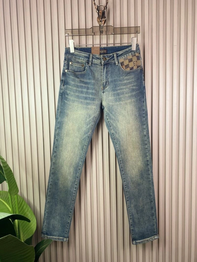 ModernLook Louis Vuitton Jeans 136035