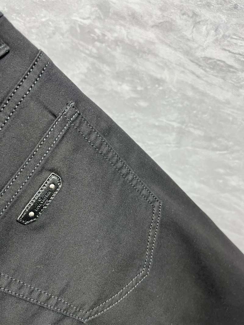 FashionForward Louis Vuitton Jeans 136005