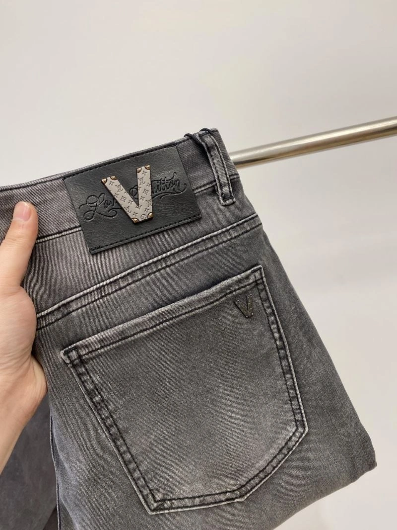 Supportive Louis Vuitton Jeans 136001