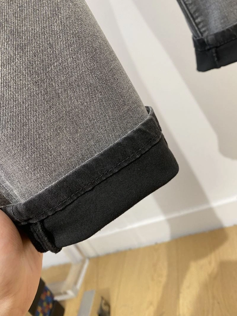 Supportive Louis Vuitton Jeans 136001
