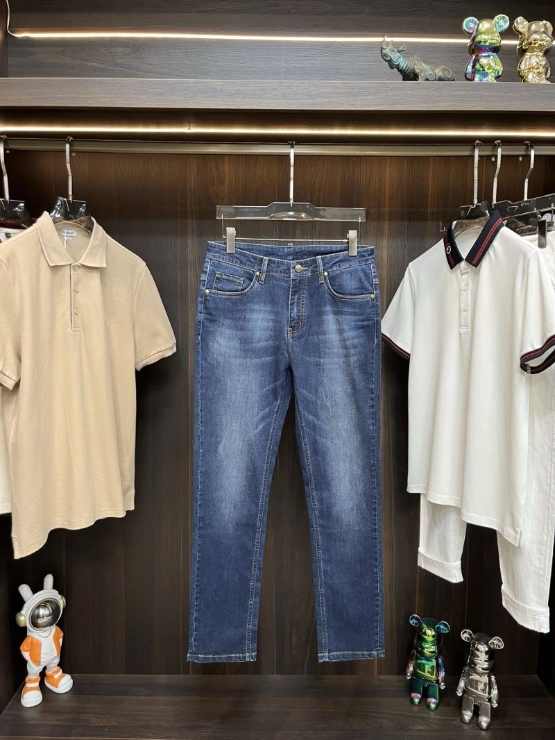 Supportive Louis Vuitton Jeans 135998
