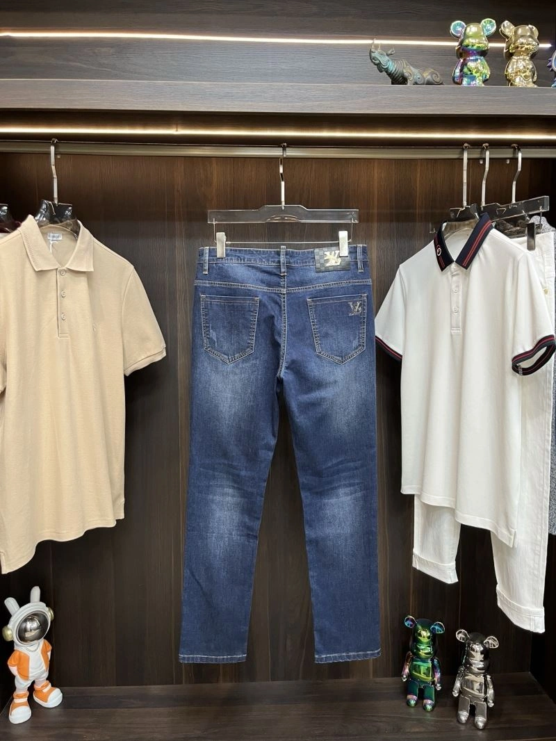 Supportive Louis Vuitton Jeans 135998