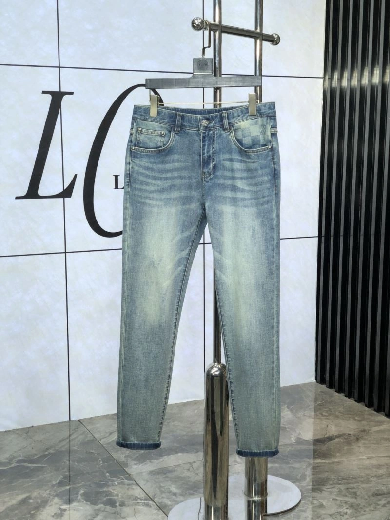 Stylish Louis Vuitton Jeans 135959