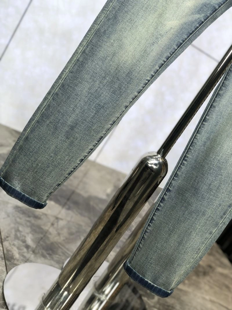 Stylish Louis Vuitton Jeans 135959