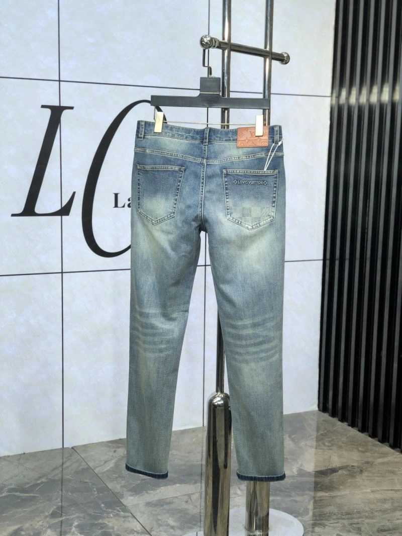 Stylish Louis Vuitton Jeans 135959