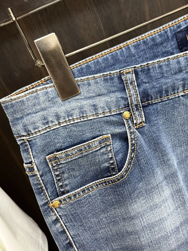 Seasonal Louis Vuitton Jeans 135945
