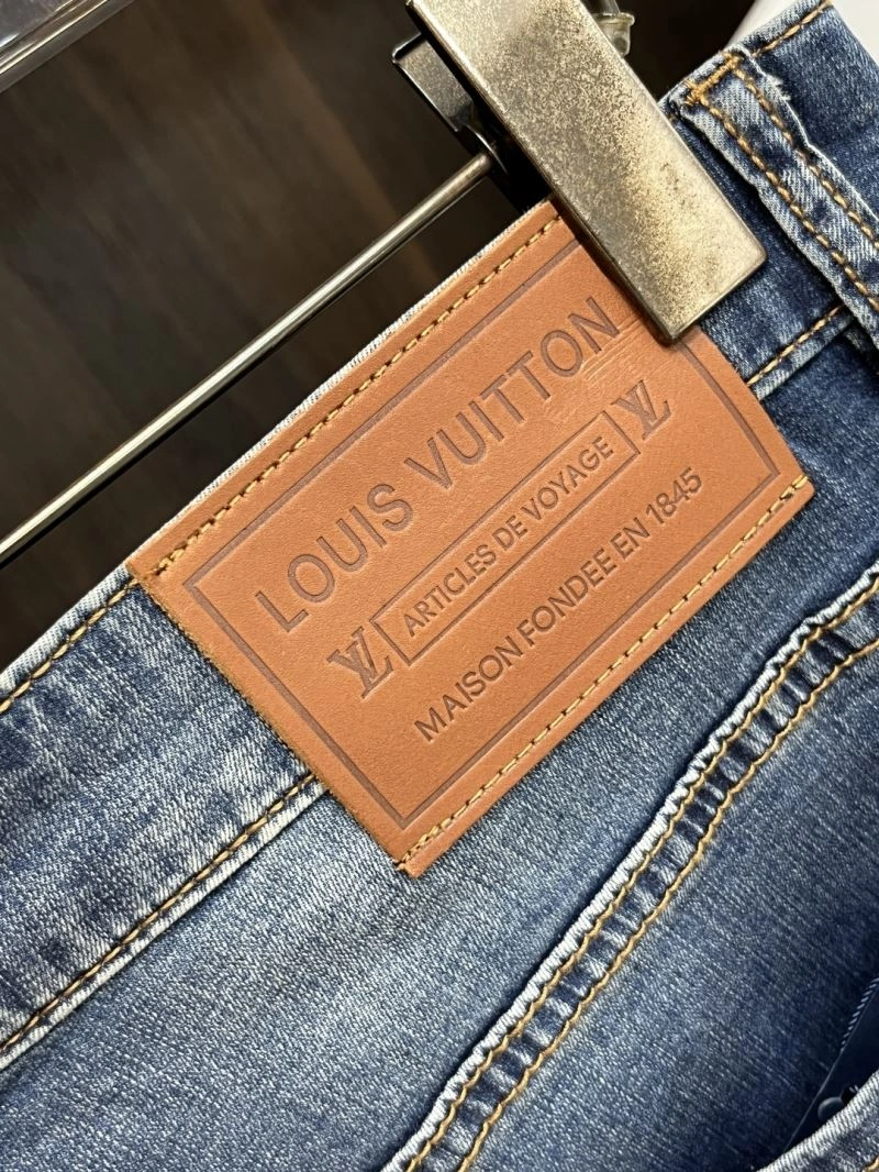 Seasonal Louis Vuitton Jeans 135945